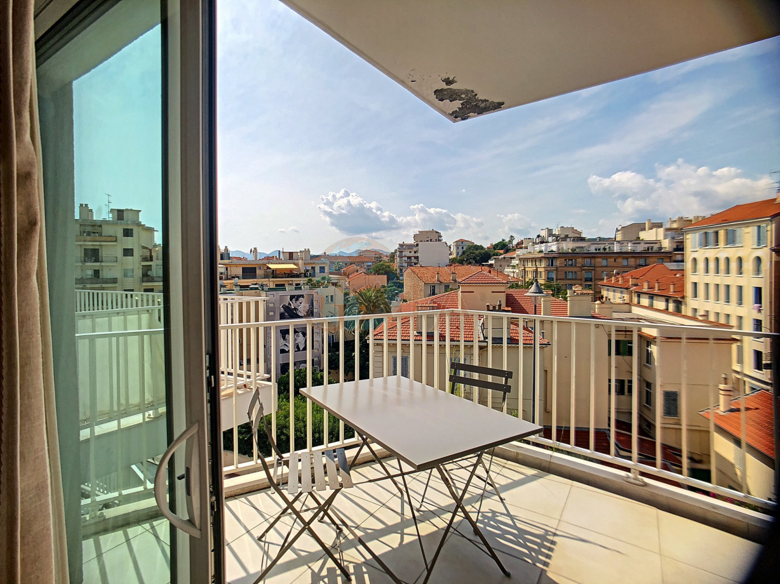 Vente EXCLUSIVITE BEAU STUDIO CANNES MONTFLEURY ETAGE ELEVE TERRASSE OUEST