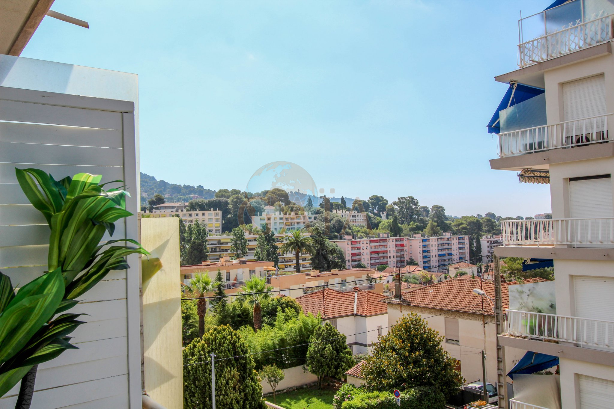 EXCLUSIVITE- LE CANNET MAIRIE/GRANDE BRETAGNE TRES BEAU 3P D'ANGLE